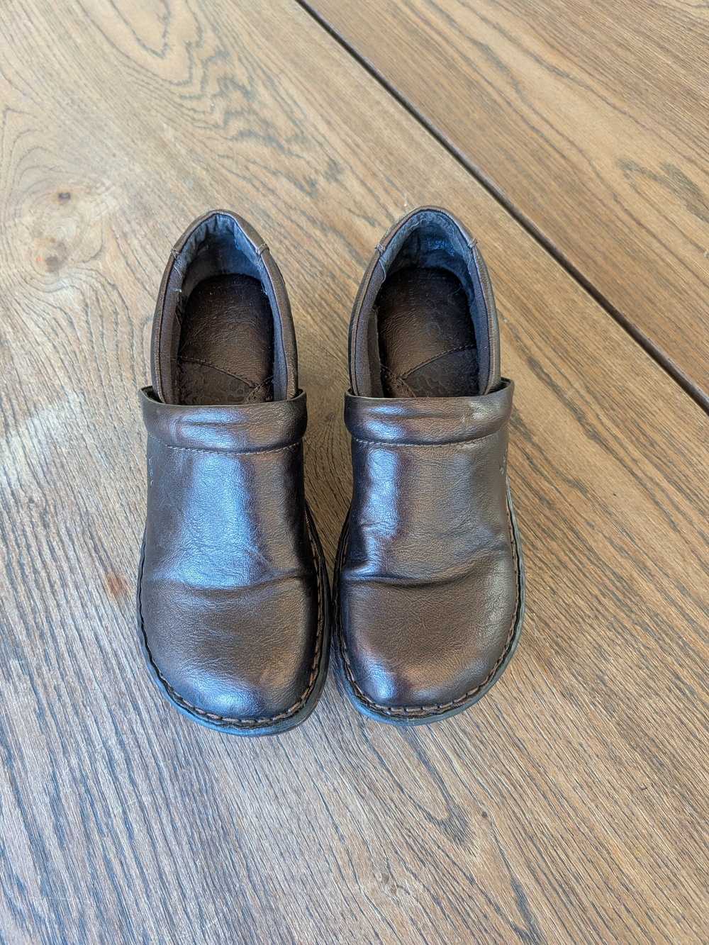 BOC Born Concept Women's Brown Leather Metallic Wedge Clog Mule Shoe Size 7/38